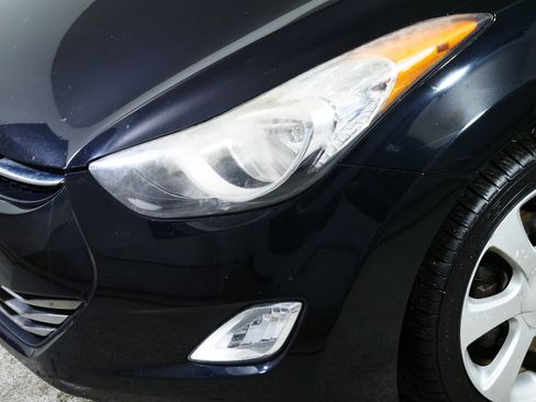 Used 2013 Hyundai Elantra Limited image 16