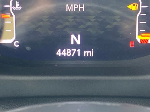 Used 2022 Jeep Wrangler Unlimited Sahara w/ Cold Weather Group AWD/4WD image 11