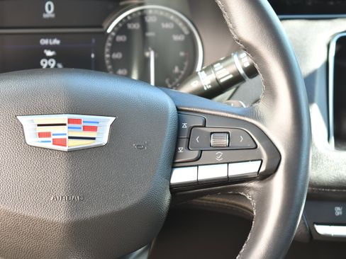 Used 2021 Cadillac XT4 Premium Luxury image 17