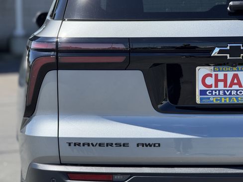 New 2026 Chevrolet Traverse LT w/ Midnight/Sport Edition AWD/4WD image 7