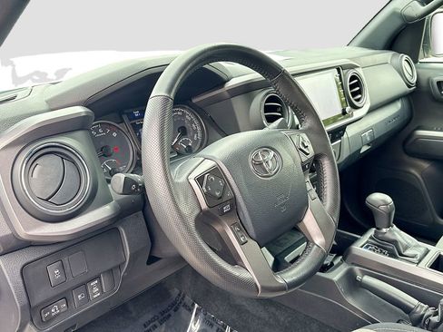 Used 2023 Toyota Tacoma TRD Sport AWD/4WD image 9