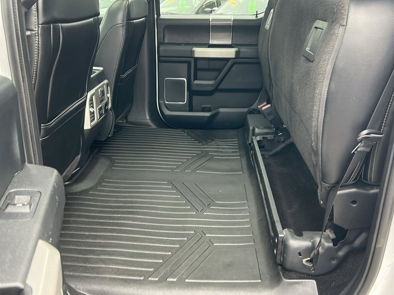 Used 2018 Ford F150 Lariat w/ Equipment Group 502A Luxury AWD/4WD image 27