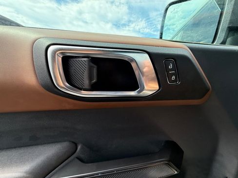 Used 2024 Ford Bronco Outer Banks AWD/4WD image 26