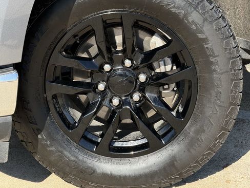 Used 2021 Chevrolet Silverado 1500 LT image 9