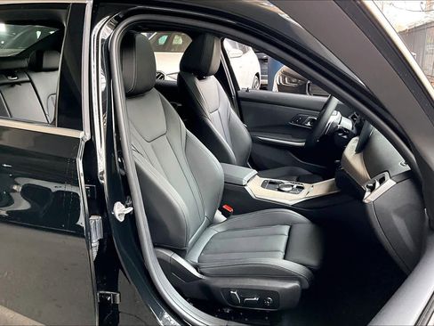 Certified 2025 BMW 330i Sedan image 8