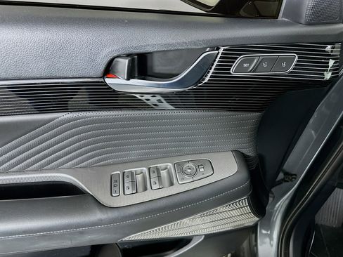 Used 2023 Hyundai Palisade Calligraphy image 15