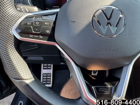 Used 2024 Volkswagen Tiguan SE R-Line AWD/4WD image 24
