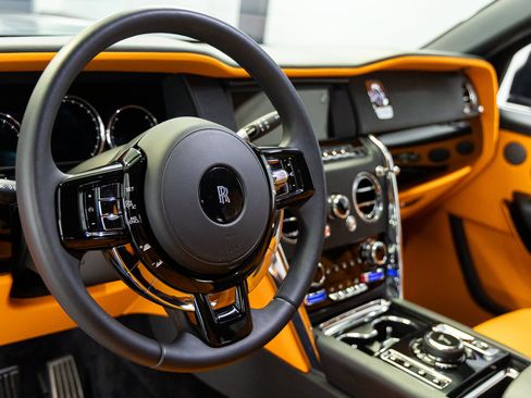 Certified 2024 Rolls-Royce Cullinan AWD/4WD image 41