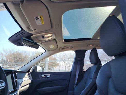 Used 2025 Volvo XC60 B5 Plus image 11