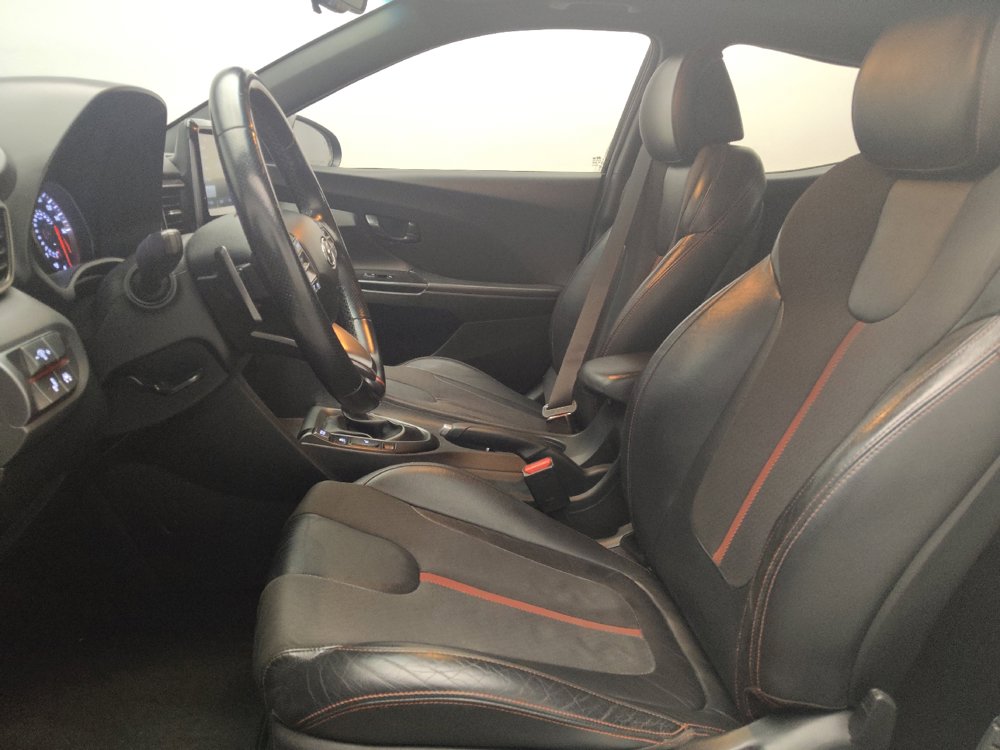 Used 2020 Hyundai Veloster Turbo FWD image 17