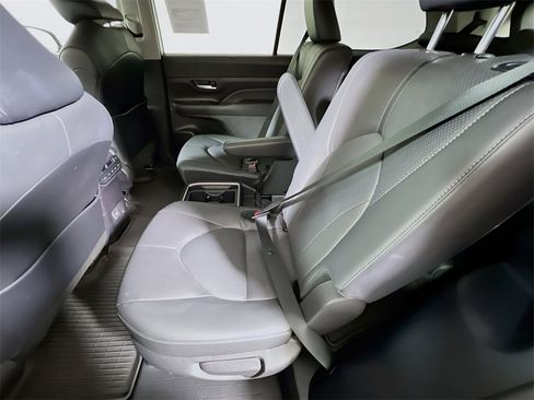 Certified 2024 Toyota Grand Highlander Limited image 22