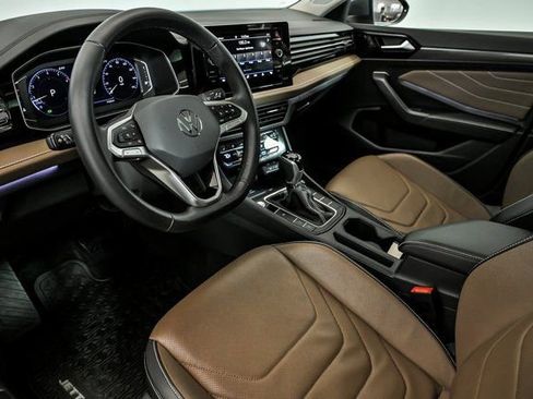 Certified 2025 Volkswagen Jetta SEL image 10