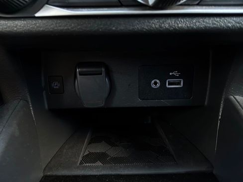 Used 2025 Nissan Versa SV FWD image 23