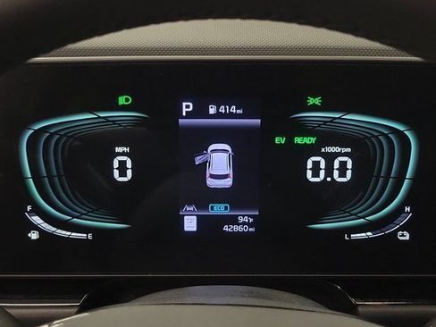 Certified 2024 Kia Niro EX FWD image 25