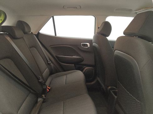 Used 2021 Hyundai Venue SE FWD image 19