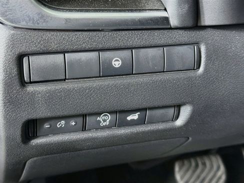 Used 2026 Nissan Rogue SV FWD image 17