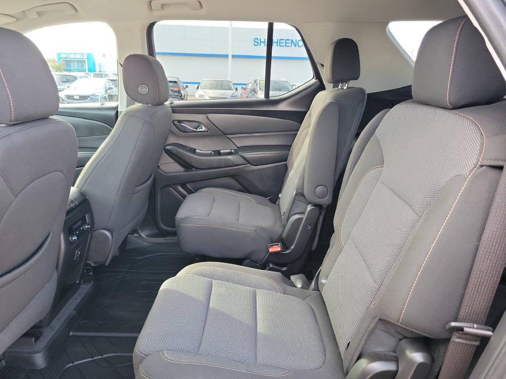 Used 2021 Chevrolet Traverse LT FWD image 28