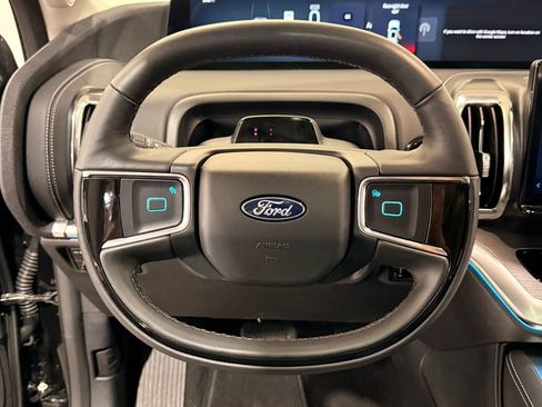 Used 2025 Ford Expedition Max Platinum AWD/4WD image 23