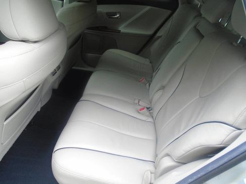 Used 2012 Toyota Venza Limited w/ Tow Pkg AWD/4WD image 11