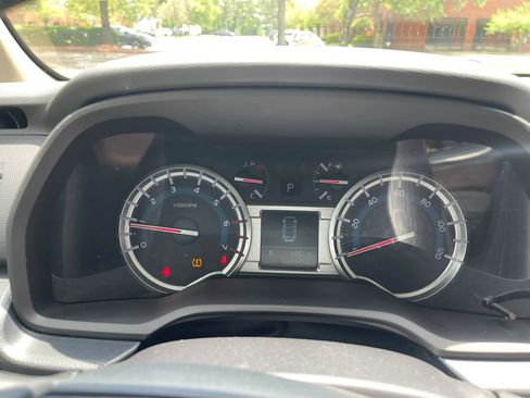 Used 2018 Toyota 4Runner SR5 Premium AWD/4WD image 17