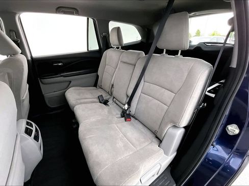 Used 2021 Honda Pilot EX image 35