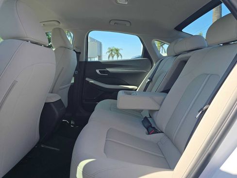 Used 2025 Hyundai Sonata SEL FWD image 16