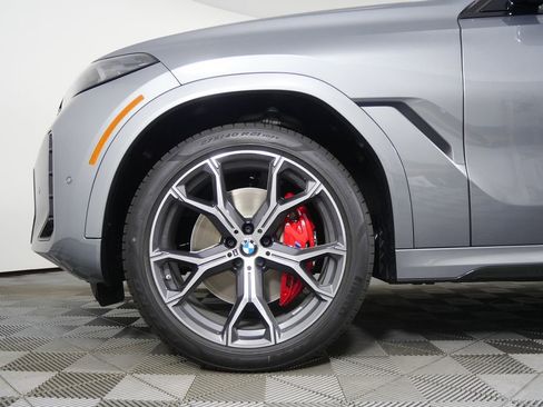 New 2026 BMW X6 xDrive40i w/ Climate Comfort Package image 7