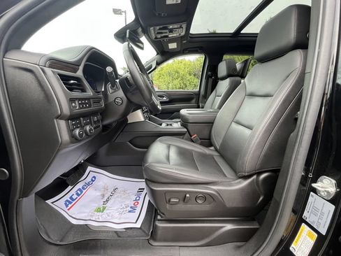 Certified 2023 Chevrolet Tahoe Z71 w/ Luxury Package AWD/4WD image 4