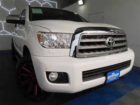Used 2014 Toyota Sequoia Limited image 3