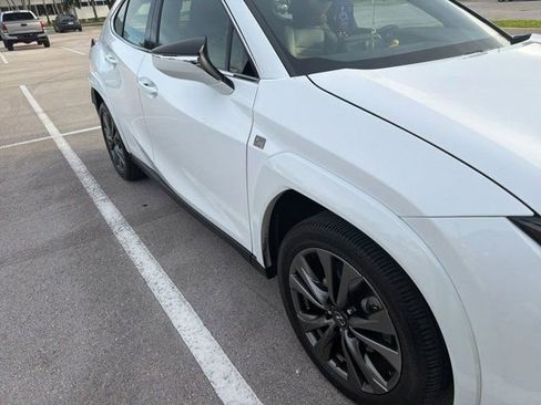 Used 2025 Lexus UX 300h FWD image 10