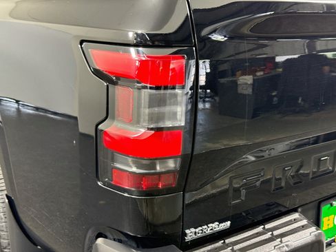 Used 2022 Nissan Frontier S w/ Technology Package AWD/4WD image 36