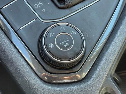 Used 2019 Volkswagen Tiguan SE w/ Panoramic Sunroof Package image 22