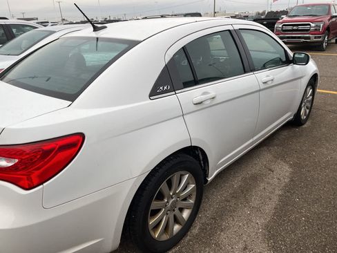 Used 2013 Chrysler 200 Touring image 16