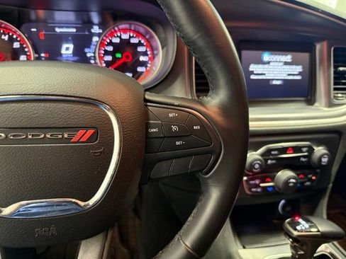Used 2019 Dodge Charger SXT RWD image 15