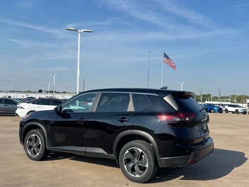 Certified 2025 Nissan Rogue SV FWD image 14