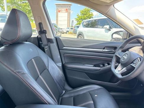 Used 2023 Nissan Altima 2.5 SR FWD image 15