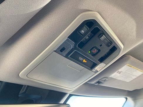 Used 2024 Toyota Tundra Limited image 27