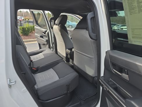 Used 2025 Toyota Tacoma TRD Sport image 11