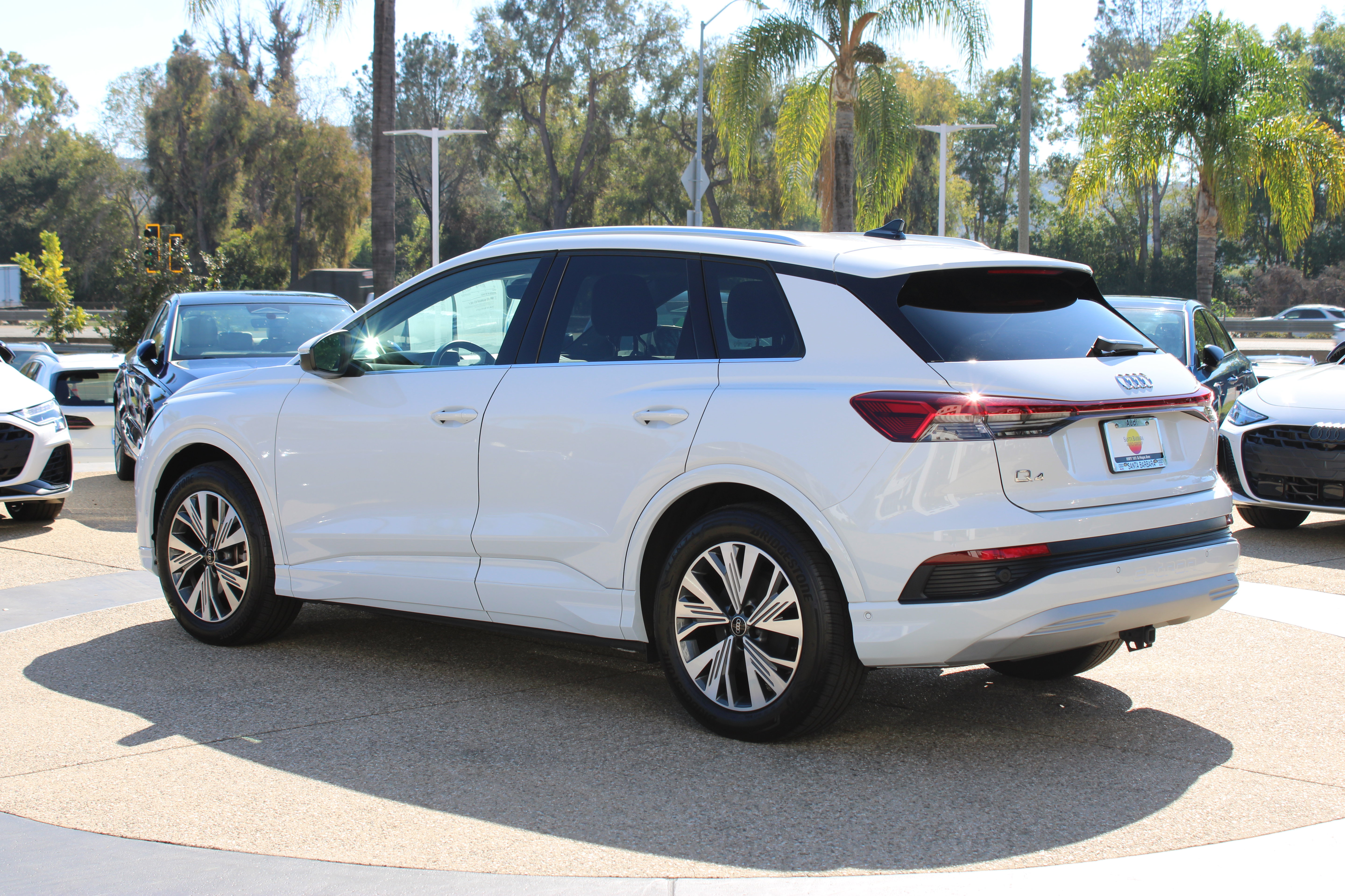 Used 2023 Audi Q4 e-tron Premium Plus RWD image 3