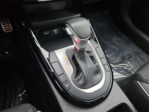 Used 2023 Kia Forte GT-Line w/ GT-Line Technology Package image 15