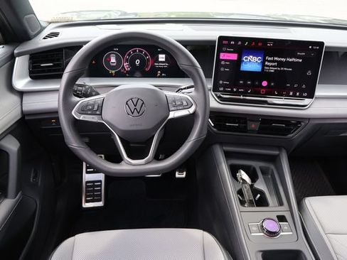 Certified 2026 Volkswagen Tiguan SE R-Line FWD image 15