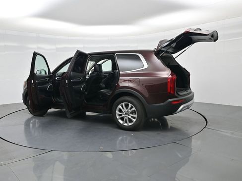 Certified 2022 Kia Telluride LX image 25