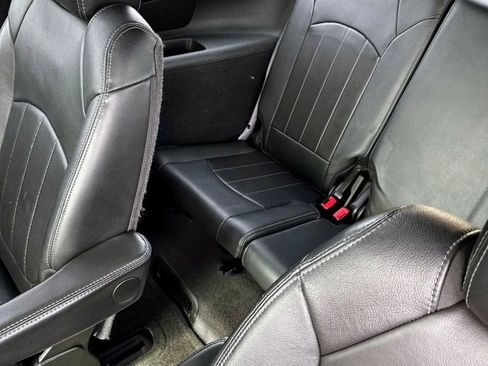 Used 2013 GMC Acadia Denali image 10