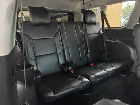 Used 2018 Chevrolet Suburban Premier RWD image 22