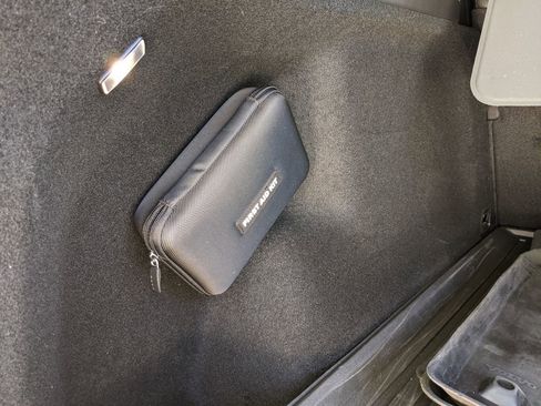 Certified 2023 Volvo XC60 B5 Plus AWD/4WD image 28