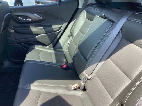 Used 2024 GMC Terrain SLT w/ LPO, Floor Liner Package AWD/4WD image 11
