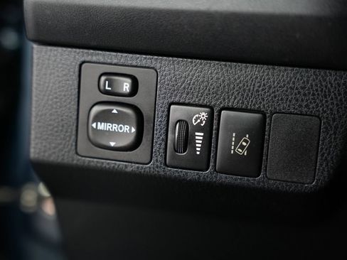 Used 2018 Toyota RAV4 LE w/ All Weather Liner Package AWD/4WD image 40