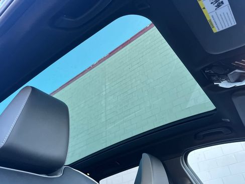 Used 2025 BMW X3 xDrive30i w/ Premium Package image 18