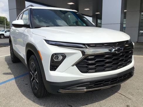 New 2026 Chevrolet TrailBlazer ACTIV w/ Driver Confidence Package FWD image 2
