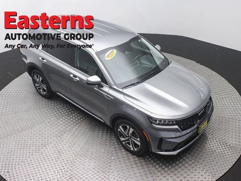Used 2023 Kia Sorento EX AWD/4WD image 3